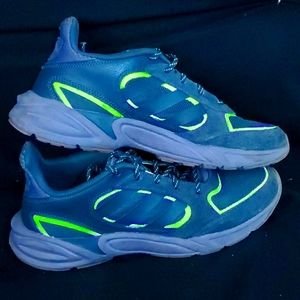 Adidas female/male running shoes